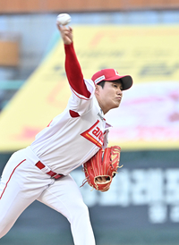 [포토]역투하는 SSG 선발 최민준