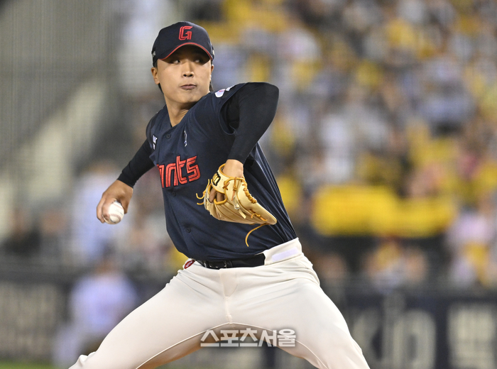 [포토] 롯데 박정민 ‘힘찬 투구’