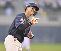 [포토] 손성빈 ‘3회 시원한 솔로포’