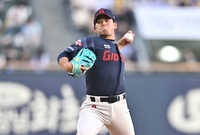 [포토] 역투하는 롯데 선발 김진욱