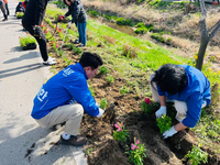 육동한 예비 후보, 15일 홈플러스사거리 앞 아침인사