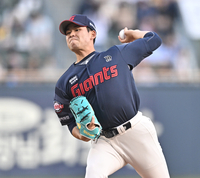 [포토] 김진욱 ‘힘찬 투구’