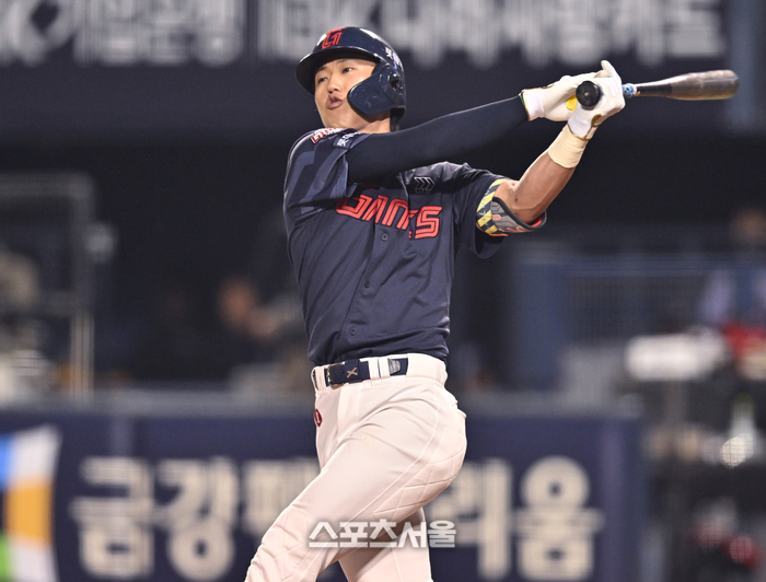 [포토] 전민재 ‘왜 안맞는 거야’