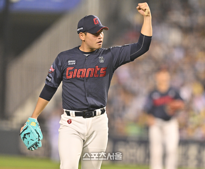 [포토] 환호하는 롯데 김진욱