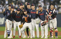 [포토] 롯데, 귀염뽀짝 승리 세리머니