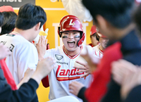 [포토]3점 홈런에 포효하는 SSG 고명준