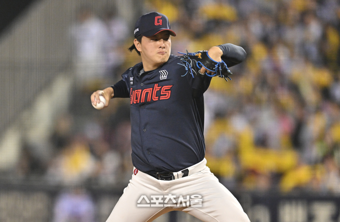 [포토] 김원중 ‘힘찬 투구’