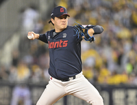 [포토] 김원중 ‘승리를 지켜라’