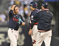 “(김)진욱이가 착하게 산 것 같다” 손성빈-김진욱, 롯데 이끄는 ‘입단 동기 케미’ [백스톱]