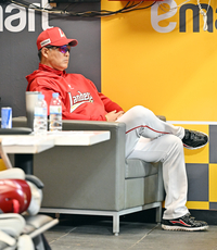 [포토]SSG 이숭용 감독, 연패 탈출이 필요해...