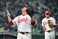 [포토]SSG 김민, 실점 없이 만루 위기 탈출