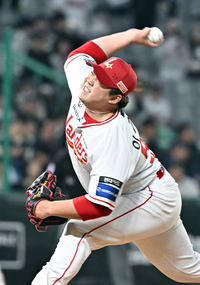 [포토]힘차게 공 뿌리는 SSG 이로운