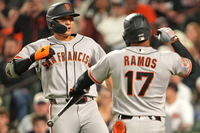 이정후 ‘스테이크 한끼’ 뒤 살아났다…멀티히트 반등 신호