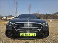 정통 가솔린의 묵직한 반격…벤츠 S450과 BTS ‘바디 투 바디’ [원성윤의 가요타요]