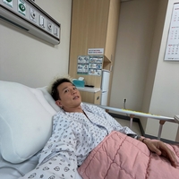 팝핀현준, 위 선종 발견으로 입원중인 근황 공개