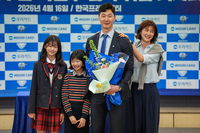 ‘매직’으로 대행 떼고 정식 감독 ‘승격’, 박철우 감독이 꺼낸 목표는 우리카드 ‘왕조’ 구축[SS현장]