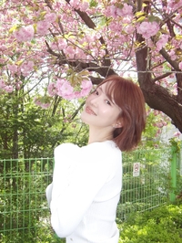 “봄 여신 강림” 이세영, 벚꽃 아래서 터진 독보적 ‘청순美’