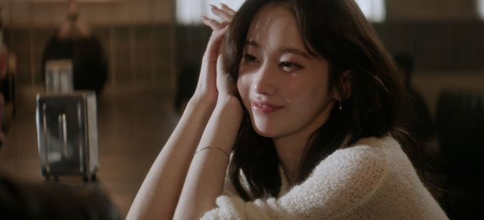 전종서, TXT 뮤직비디오 속 강렬한 존재감