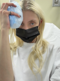 독거미 물린 가수, 응급실 후송...결국 투어 취소