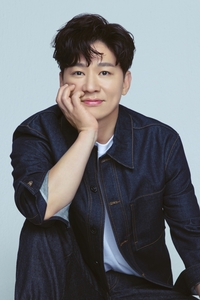 ‘찐팬 정상훈이 뜬다’ 두산, 19일 잠실 KIA전 시구자 초청…2017년 PO 이후 9년 만에