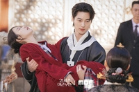 아이유, 궁궐 한복판서 실신?…변우석vs공승연, 궁궐 내 일촉즉발 대치