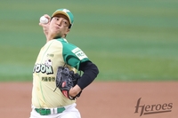 ‘변화구 위주 점검’ 안우진, 시즌 두 번째 등판 완료→순조롭게 이닝 늘리는 中 [SS시선집중]