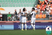 ‘티아고 선제골’ 전북-‘모재현 동점골’ 강원, 1-1 무승부