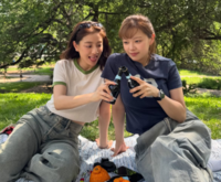 ‘트와이스’ 지효, 정연과 피크닉 포착…한라봉 장난에 폭소