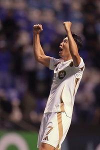 칭찬받을수록 걱정되는 ‘손흥민 체력’…극찬 뒤 일정은 ‘혹독’