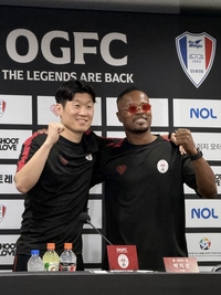 “10분 출전 가능” 박지성 예고에, 에브라 “90분 뛰어야지! 정말 고맙다”[SS현장]