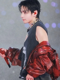 ‘일본도 홀렸다’…뷔 도쿄돔 달군 라이브와 퍼포먼스에 시선 집중