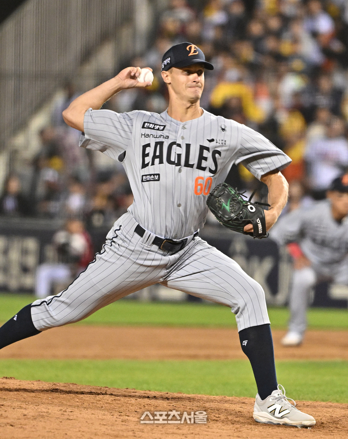 [포토]한화 쿠싱의 역투