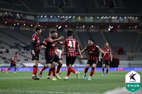 나란히 3골 ‘폭풍쇼’ 서울 선두 사수, 강원 3위 도약