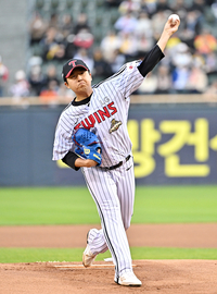 [포토]힘차게 공 뿌리는 LG 선발 송승기