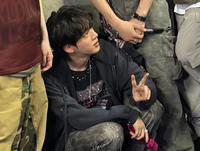 진, 사진 한장에 또 들썩…일본에서 다시 쓴 인기 공식