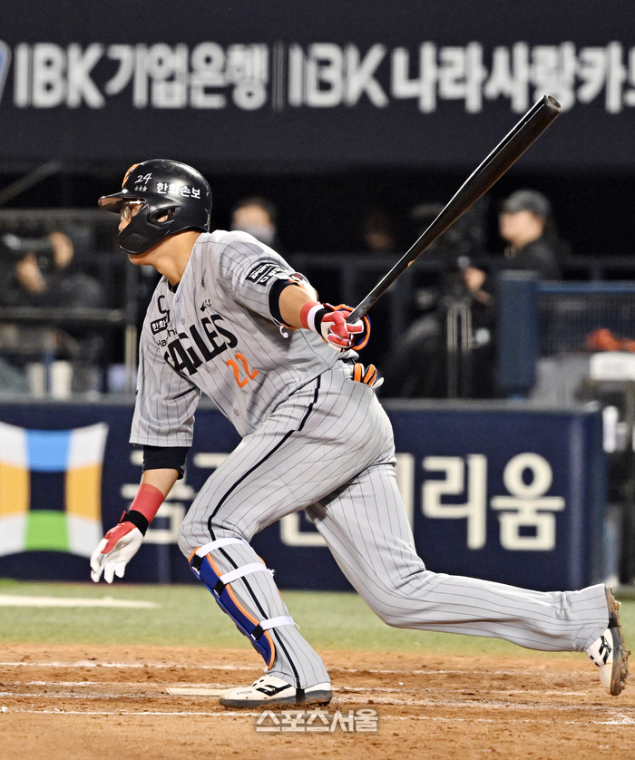 [포토]한화 채은성의 2타점 동점 적시타