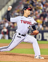 [포토]역투하는 LG 우강훈