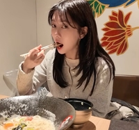 정소민 도쿄 먹방, 라멘 국물까지 싹…맵찔이 고백에 당고 사랑까지