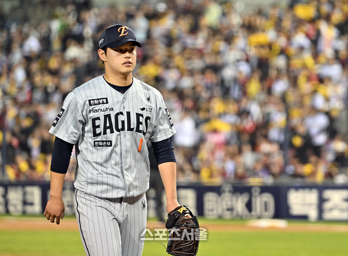 [포토]한화 문동주, 아쉬운 강판