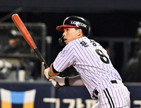 [포토]LG 문성주의 2루타