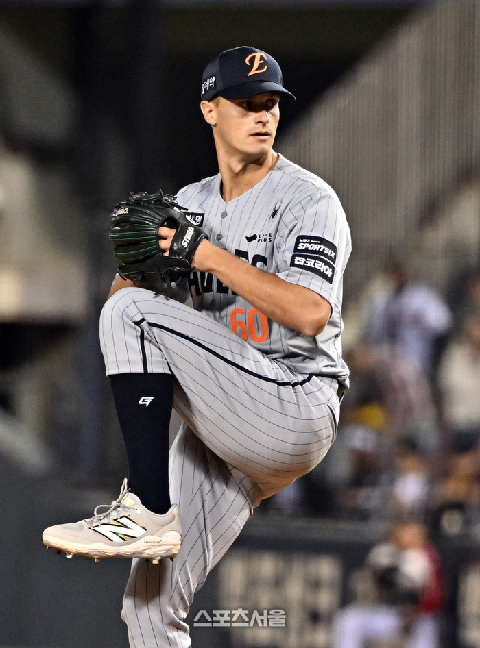 [포토]LG전 7회말 등판한 한화 쿠싱
