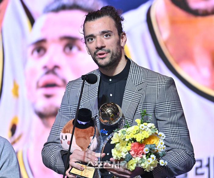 '최강 외인' 우뚝 선 LG 마레이, PO에서도 '핵심'→높이로 소노 상승세 억제한다 [SS스타]