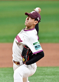 [포토]승리를 지켜내는 키움 유토