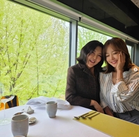 소유진 옆 한혜연 눈길…‘14㎏ 감량’ 봄창가 채운 슬림 비주얼