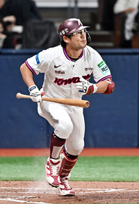 [포토]2루타 치는 키움 임지열