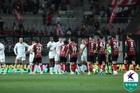 눈물 보인 카즈 실책에 첫 ‘3실점’ 경기…빡빡한 5월, 부천의 뎁스·연패 위기 시험대