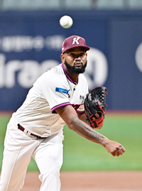 [포토]키움 라울 알칸타라, 힘차게!