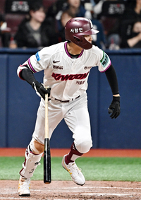 [포토]1타점 적시타 치는 키움 박주홍