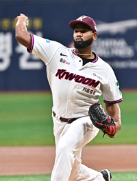 [포토]키움 선발 알칸타라의 역투