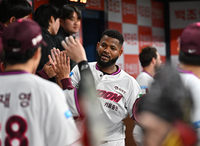 [포토]8이닝 무실점 호투 펼친 키움 선발 알칸타라